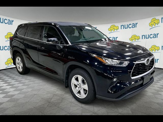 2020 Toyota Highlander LE