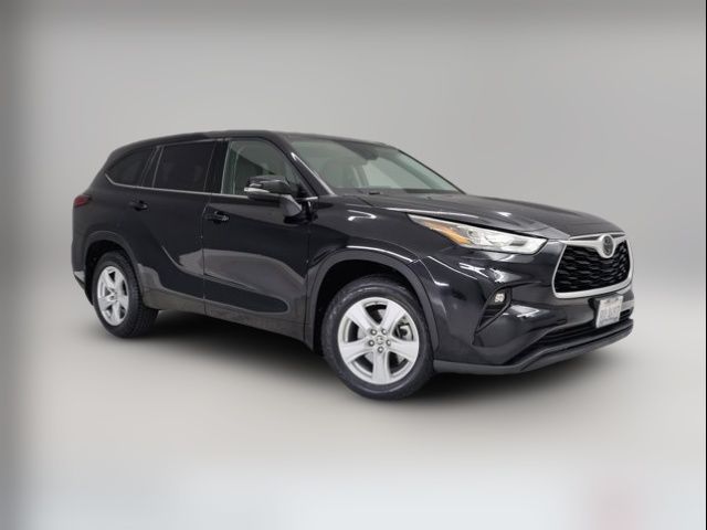 2020 Toyota Highlander LE
