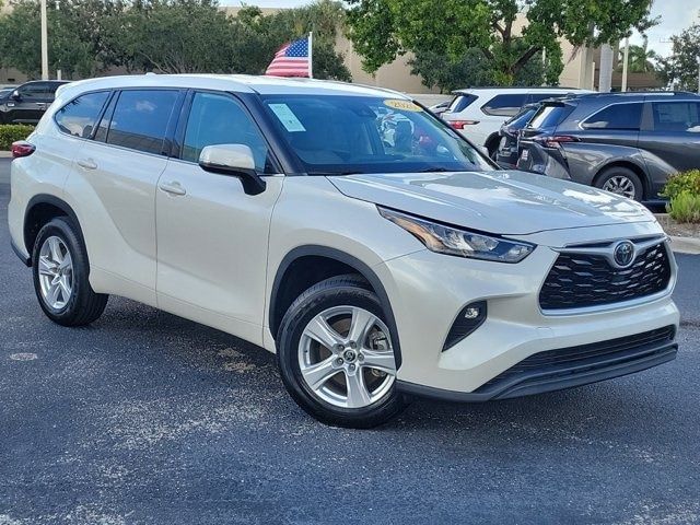 2020 Toyota Highlander LE