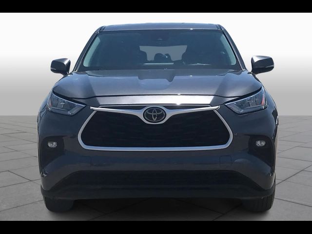 2020 Toyota Highlander LE