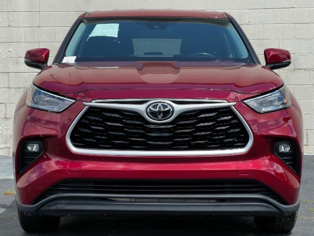 2020 Toyota Highlander LE