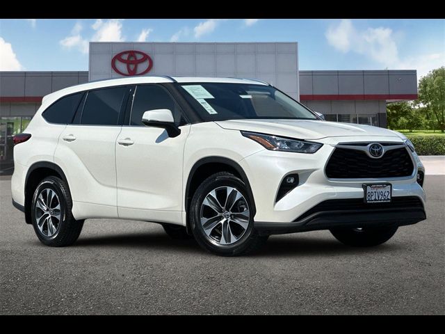 2020 Toyota Highlander XLE