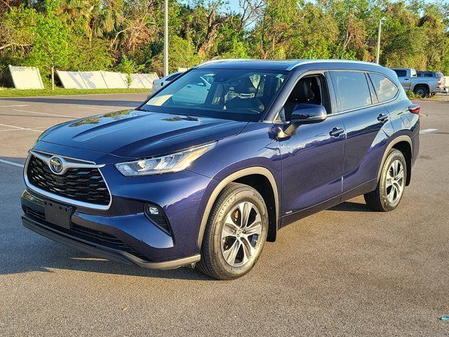 2020 Toyota Highlander Hybrid XLE