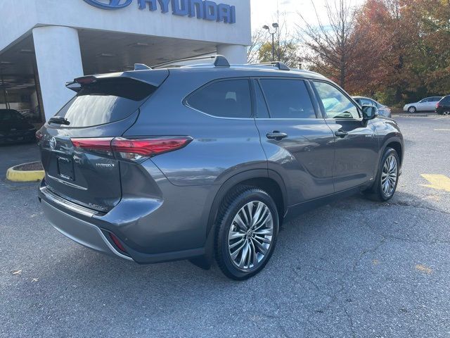 2020 Toyota Highlander Hybrid Platinum