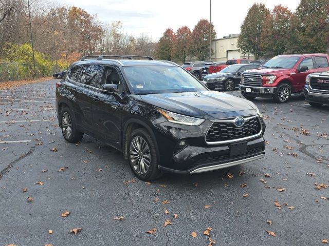 2020 Toyota Highlander Hybrid Platinum