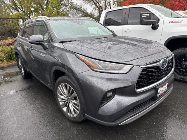 2020 Toyota Highlander Hybrid Platinum