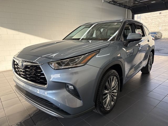 2020 Toyota Highlander Hybrid Platinum