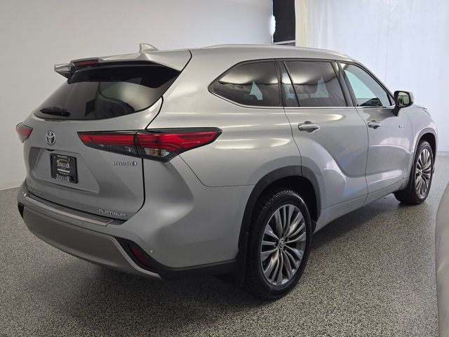 2020 Toyota Highlander Hybrid Platinum