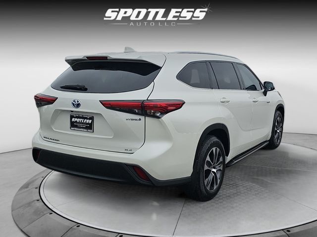 2020 Toyota Highlander Hybrid XLE