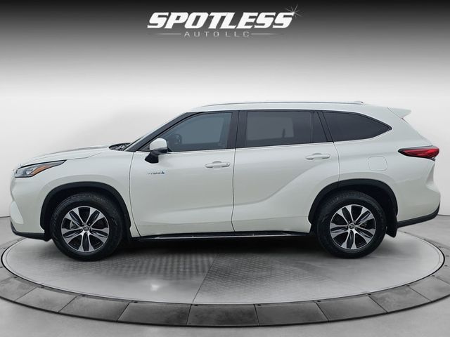 2020 Toyota Highlander Hybrid XLE