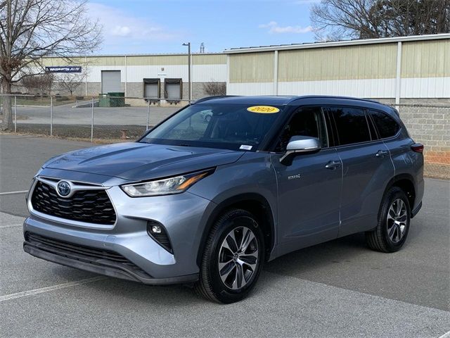 2020 Toyota Highlander Hybrid XLE