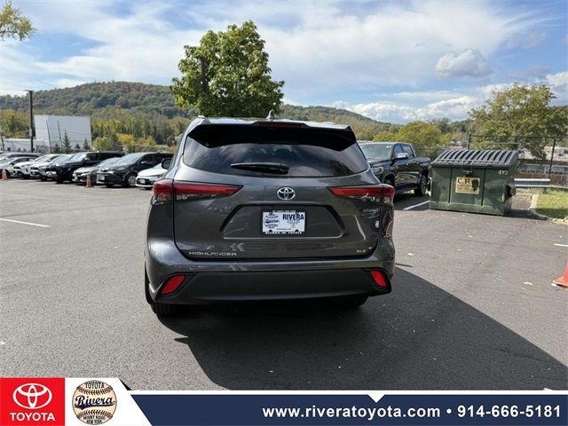 2020 Toyota Highlander Hybrid XLE