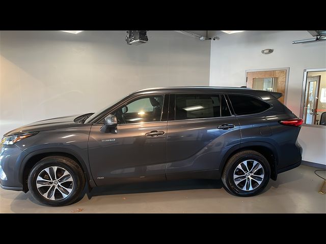 2020 Toyota Highlander Hybrid XLE