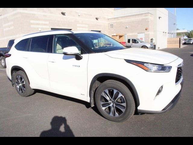 2020 Toyota Highlander Hybrid XLE