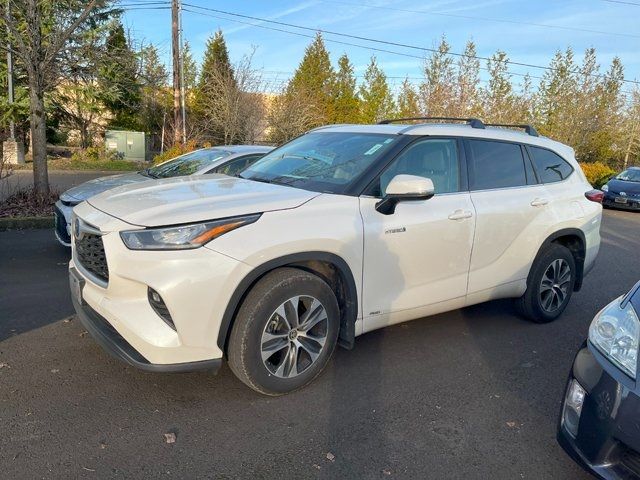 2020 Toyota Highlander Hybrid XLE