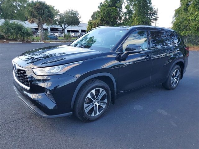 2020 Toyota Highlander Hybrid XLE