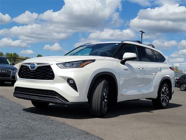 2020 Toyota Highlander Hybrid XLE