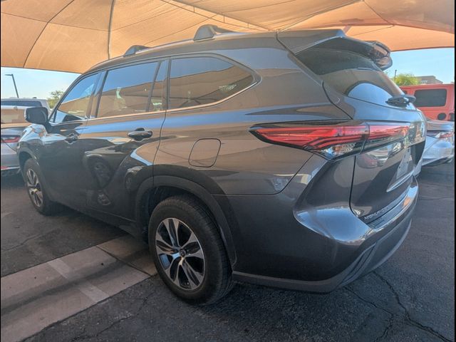 2020 Toyota Highlander Hybrid XLE