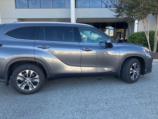 2020 Toyota Highlander Hybrid XLE