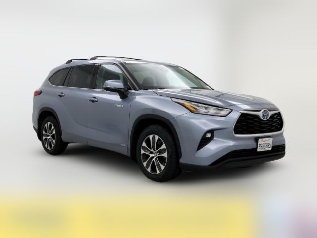 2020 Toyota Highlander Hybrid XLE