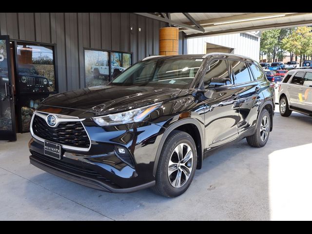 2020 Toyota Highlander Hybrid XLE