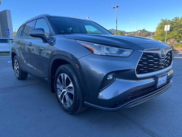 2020 Toyota Highlander Hybrid XLE