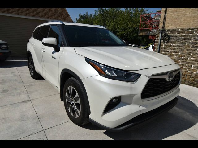 2020 Toyota Highlander Hybrid XLE