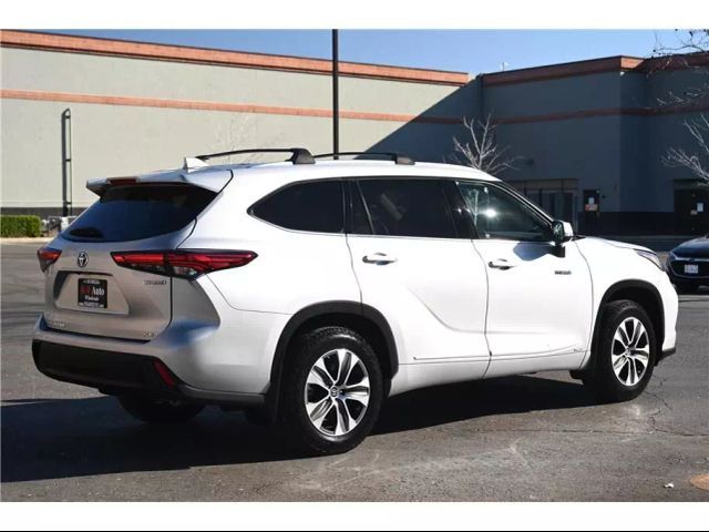 2020 Toyota Highlander Hybrid XLE