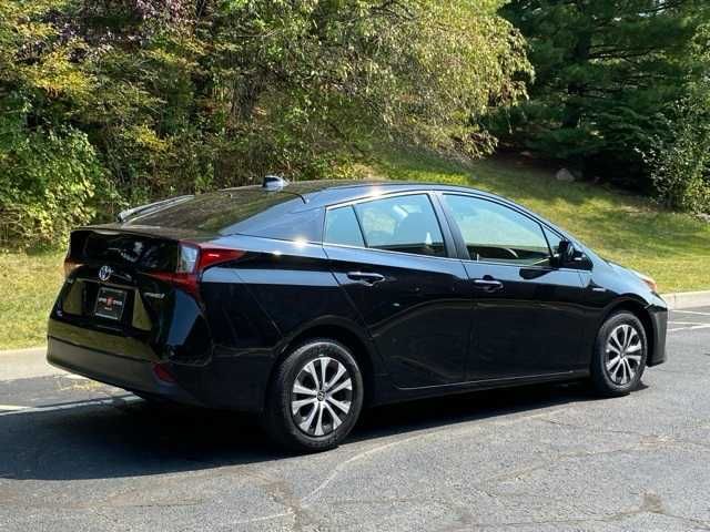 2020 Toyota Prius LE