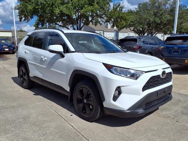 2020 Toyota RAV4 XLE