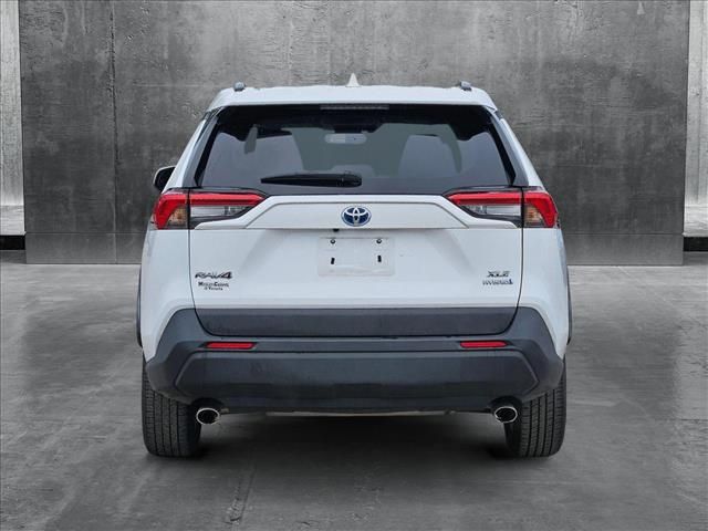 2020 Toyota RAV4 Hybrid XLE