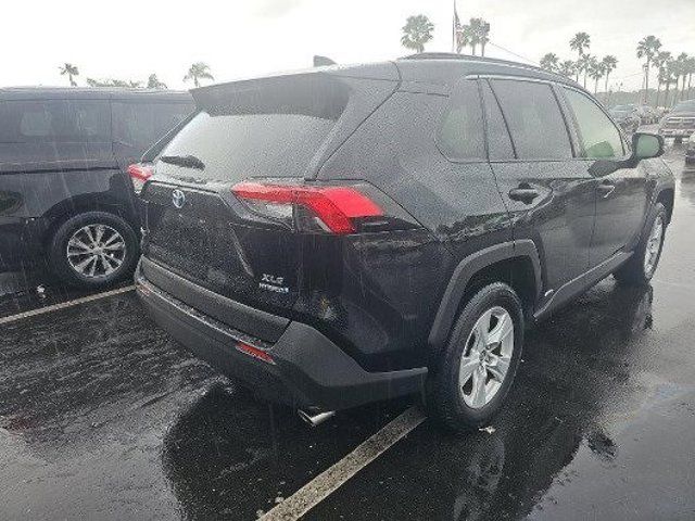 2020 Toyota RAV4 Hybrid XLE