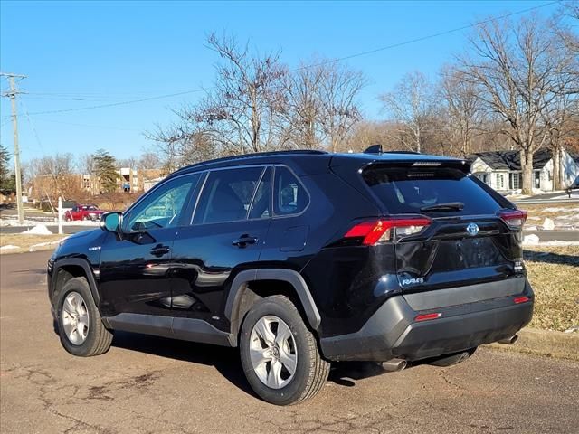 2020 Toyota RAV4 Hybrid XLE