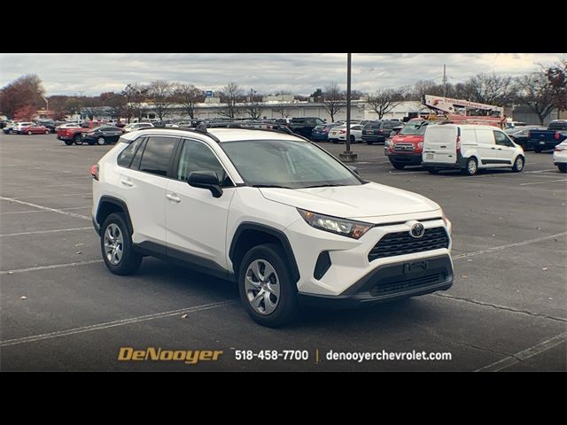 2020 Toyota RAV4 LE