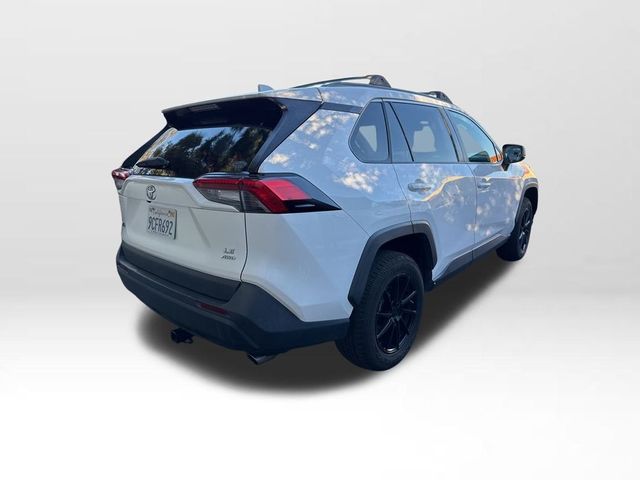 2020 Toyota RAV4 LE