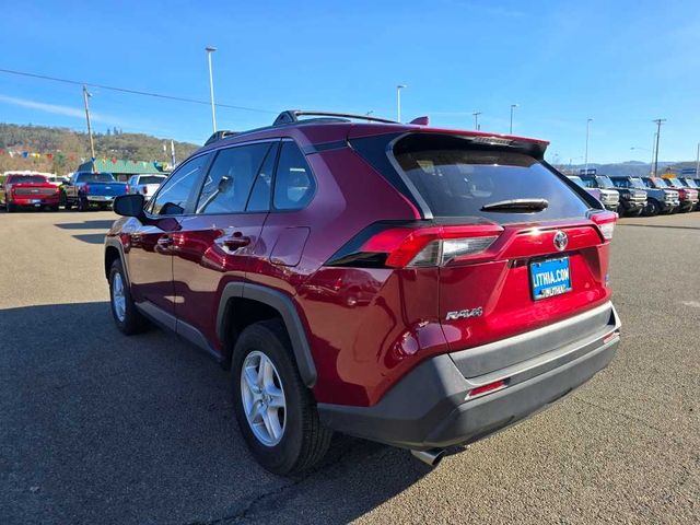 2020 Toyota RAV4 LE