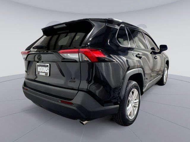 2020 Toyota RAV4 LE