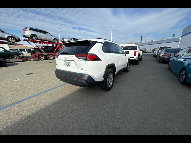 2020 Toyota RAV4 LE