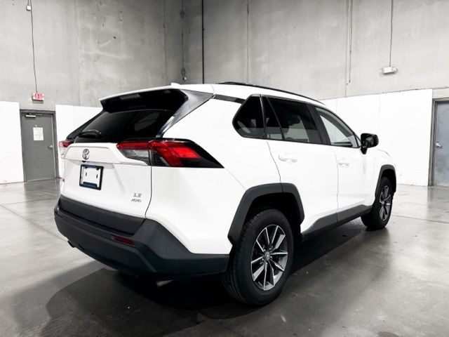 2020 Toyota RAV4 LE