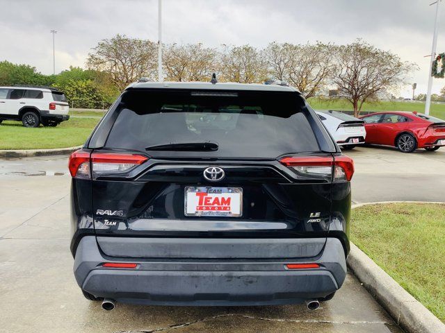 2020 Toyota RAV4 LE