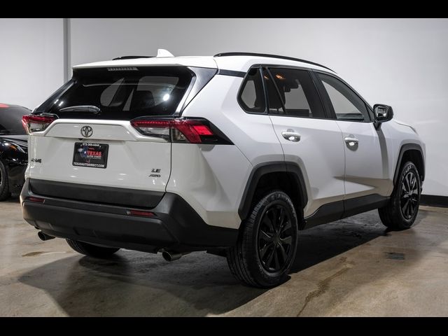 2020 Toyota RAV4 LE