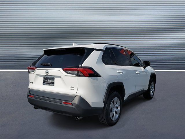 2020 Toyota RAV4 LE