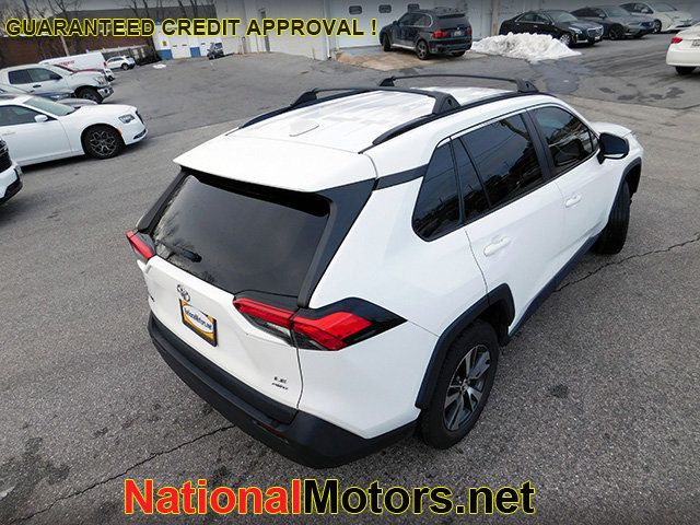 2020 Toyota RAV4 LE