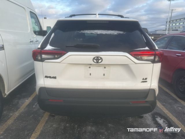 2020 Toyota RAV4 LE