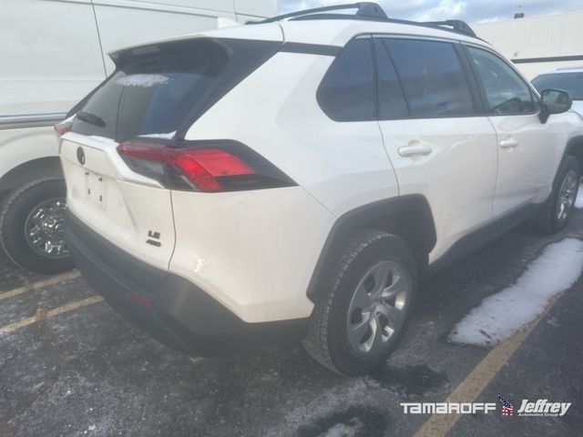 2020 Toyota RAV4 LE