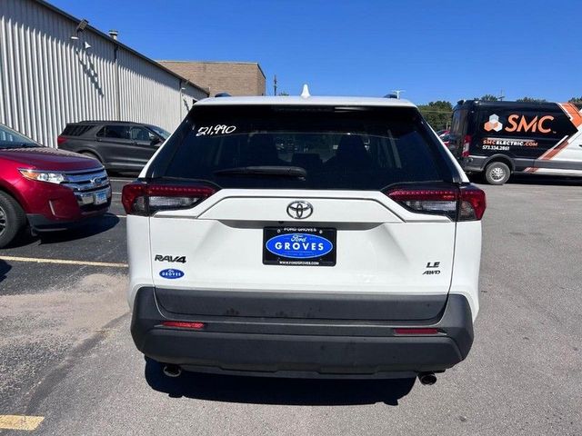 2020 Toyota RAV4 LE