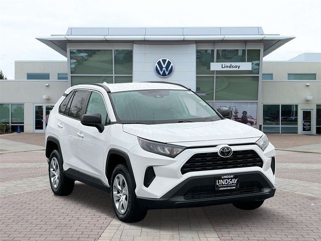 2020 Toyota RAV4 LE