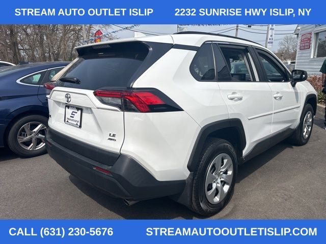 2020 Toyota RAV4 LE