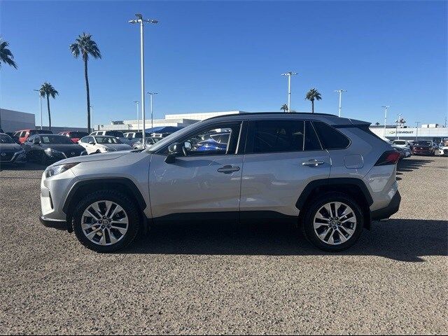 2020 Toyota RAV4 LE