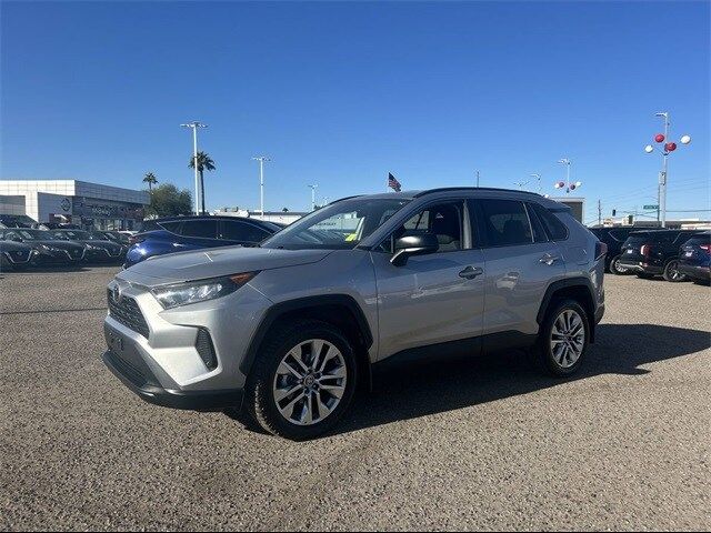 2020 Toyota RAV4 LE